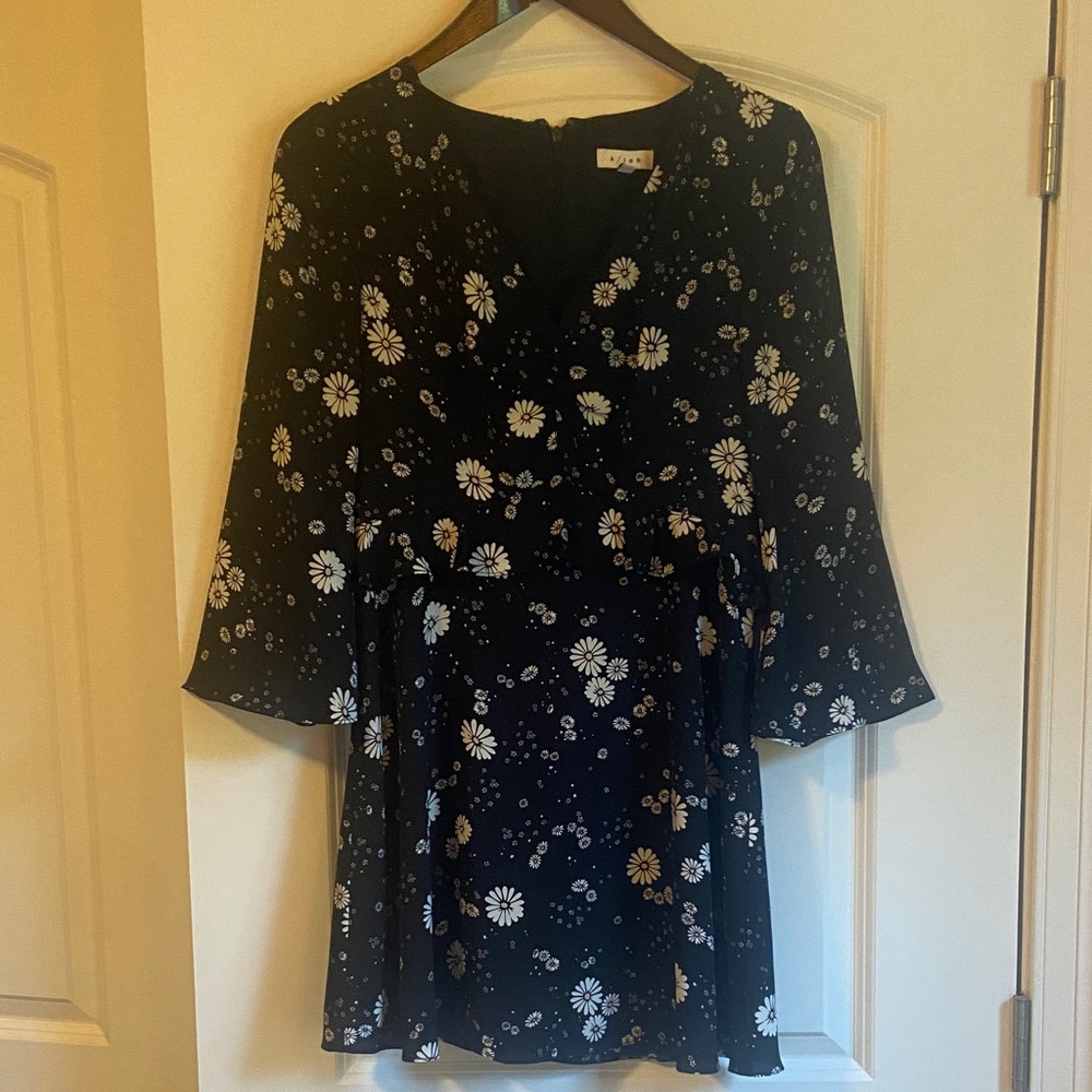 K/Lab Ruched V-Neck Black and White Floral Dress